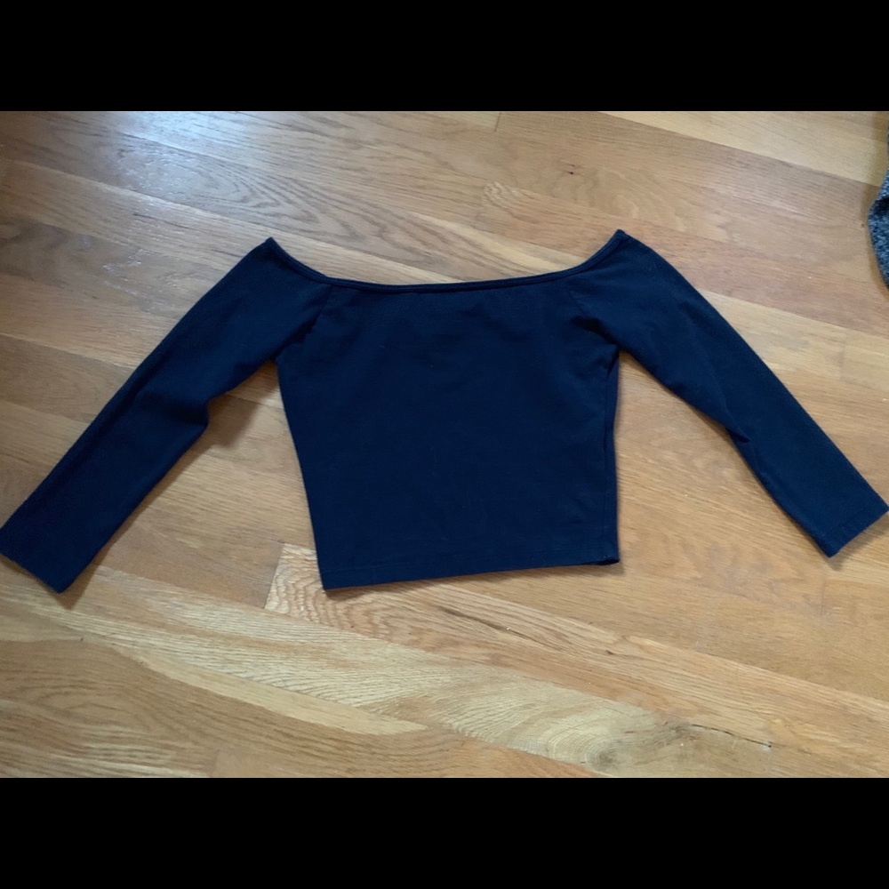 Hollister top